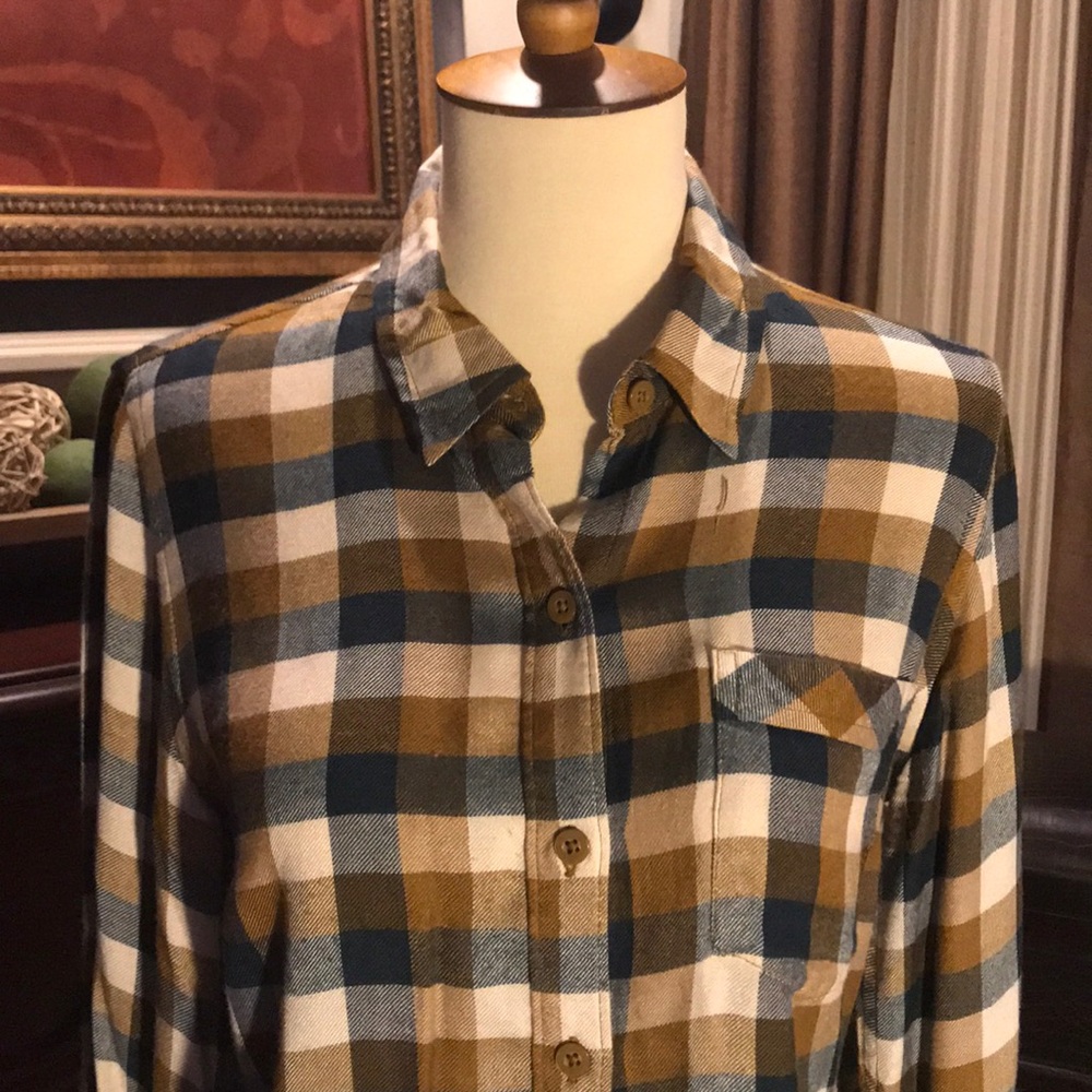 ๐บ๐ผ๐ธ Lucky Brand button down top ๐บ๐ผ๐ธ - Picture 6 of 7
